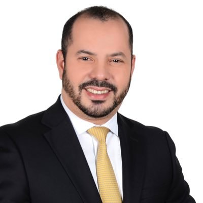 Abogado Empresarial, Especialista en Derecho Laboral, gremialista y defensor del Estado de derecho, Presidente Electo Colegio de Abogados de Honduras