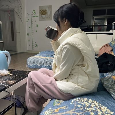 哥和嫂子因为意外不在了留下了侄女,很长的时间内身边人才慢慢接受了这个事实,因为各种原因侄女最后跟着我生活,后来关系逐渐产生了变化【每天至少更新三条侄女日常、喜欢记的关注】侄女联系方式