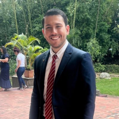 smogollonco's profile picture. Abogado, derecho administrativo, urbano y electoral. Santandereano