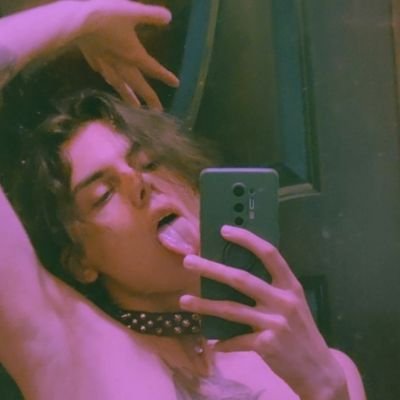 Femboy💕 crossdresser🌹art object 🌈
here to manifest myself