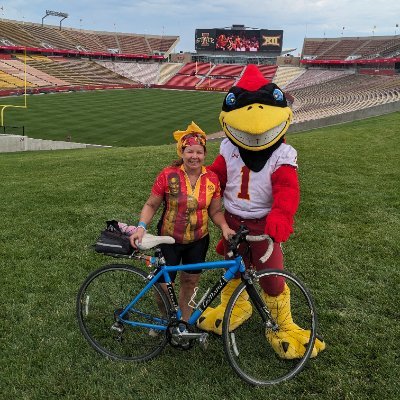 Family Gal, Sci-Fi, biking, horses.  Fan of Iowa State Cyclones and the ISUCF'V'MB!