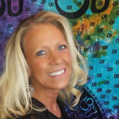 health8wealth8's profile picture. 