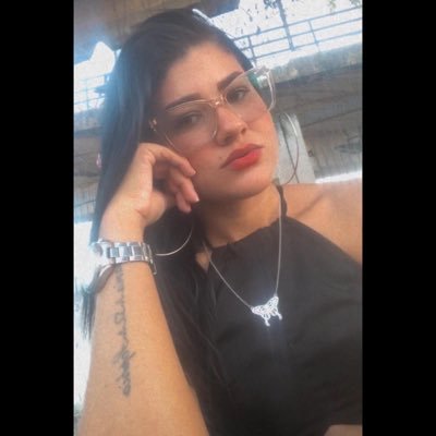 Talvez até confusa, mas leal e intensa. 03/05 👣👸🏻/ ♑️