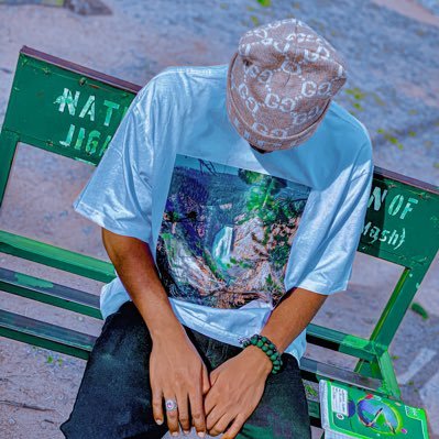 Alamini29112684's profile picture. certified Loner