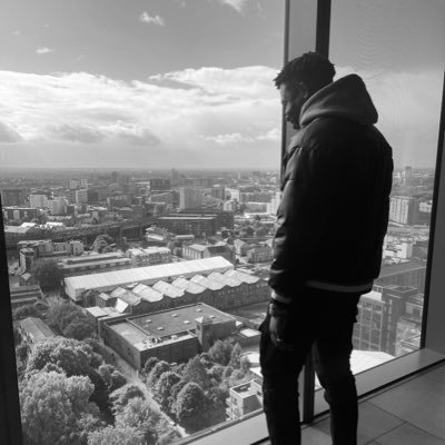 LookingforOsas's profile picture. Instagram- _lifeofosas_