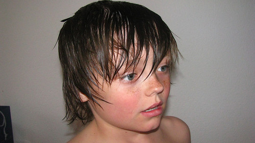 Follow me and i follow you! / :) status: doe gewoon!