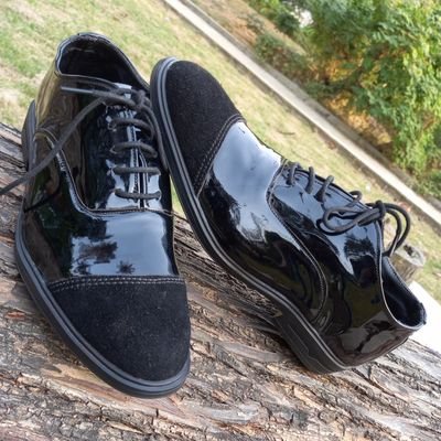 Welcome to ZeneShoes official Twitter account. 
Your one stop shop for various male and female footwears. Send us a DM or contact us on 09012003978