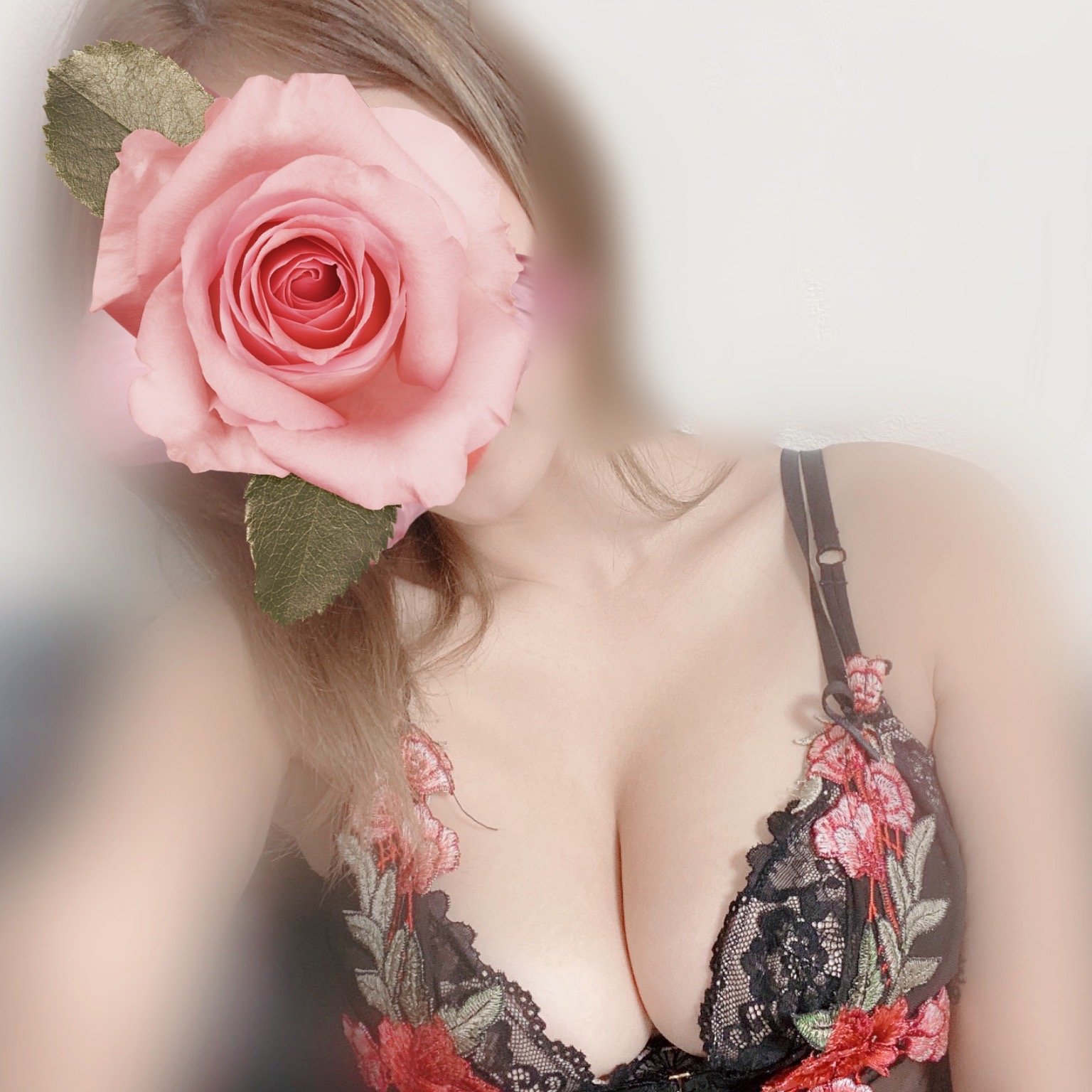 KrishJorda97929's profile picture. アパレル店員/えち好き。平凡で性に貪欲なHENTAIです。え ちしたいです♡