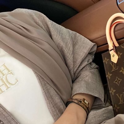 اللهم اجعل لي بعد موتي اهلاً و اصحاباً و احبه لا يهجرون وصلي بالدعاء