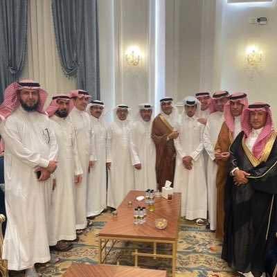 الحساب الرسمي لضباط دورة ٤٤ كلية الملك فهد الامنية يعنى بتسليط الضوء علي مناسبات ضباط الدورة في الافراح والاتراح .