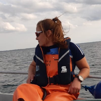 Graduate marine biologist. Interested where marine animals go and why 🦈🐢🐋🦭🐧