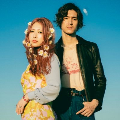 ▶︎ メジャーデビュー10th記念8月東名阪ワンマン＆今秋ベストアルバム発売 ▶︎ 毎週水曜17:05 FM長野【MAGIC HOUR】「GLIM SPANKY RADIO Gloaming Nation」 ▶︎ Vo&Gt.松尾レミ@remimatsuo Gt.亀本寛貴@glim0kamemoto