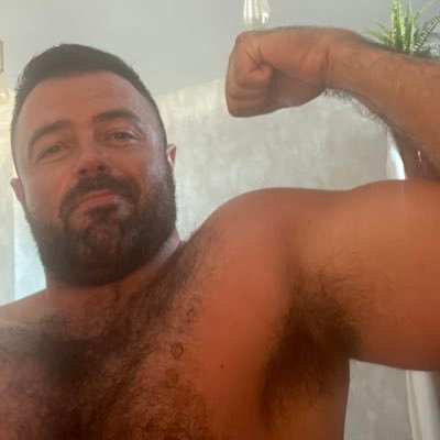 Irish Alpha 🇮🇪 • Thick 🦍 🍆 • 10🦶• Findom💰• Custom Content 💪🏼 https://t.co/Zo1YIVamN3