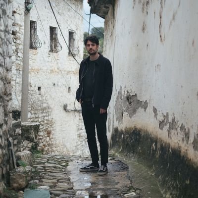 thepeiru's profile picture. Ciències Socials. Filosofia, punk i bodegues a les estones lliures.