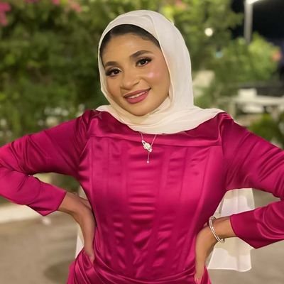 ف ما يَحدُث لا يَحدُث إلا بتدابير اللَّه ف ارضىَ بما قسمه لك َ❤.
FCES🎓
Graphic Designer 🎨
Owner of Luv 'n Roll🍽️