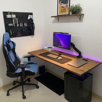 Heyits_Divine's profile picture. Graphic Designer | Web Developer | 👽