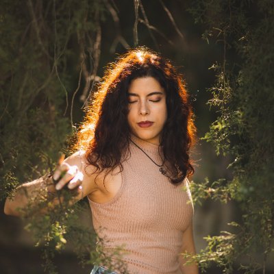 TheresaTheFox's profile picture. 🦊 ♎ 
dog mom and Cat adoptee with a degree in Photography and Visual Culture 
🌿Nature's Daughter and protector
https://t.co/N9CAfhSyRS