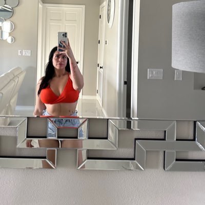 jessiecaluna's profile picture. 