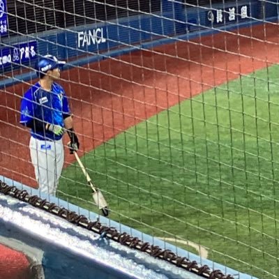 プロ野球（セはベイスターズ 61、パはファイターズ 26）と大相撲が大好き。12球団フォローOK。blog「オレンヂ☆デイズ」は平日気まぐれ更新。スイーツ大好きな下戸の人見知り。( ꈍᴗꈍ)