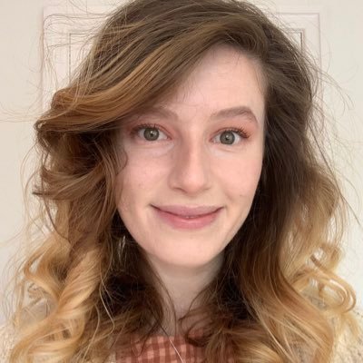 Hi I'm Ellie. https://t.co/FXxfv20L0d is my small spot on the internet where I enjoy writing about all things make up, beauty and fashion related. x