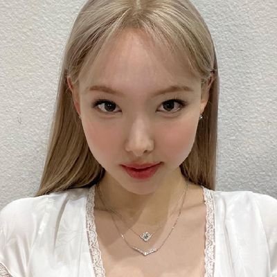 achiloves's profile picture. achilles, always first never last.