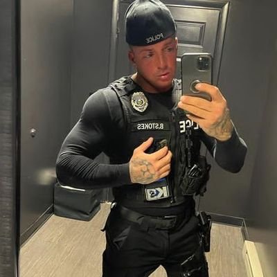 Amandak75207885's profile picture. dad/cop/fitness/gym/cars/motivation
original page on Instagram bstokes50