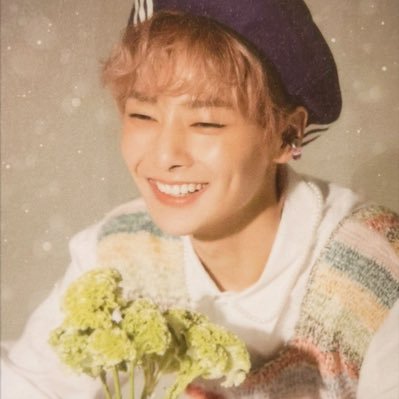phd in innieology and a bachelors in onedoorism ₊˚⊹♡ ₊˚⊹ (fan acc)