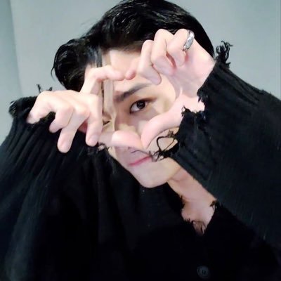 W3z7tKWIIoMShqi's profile picture. 04（20）CIX🐱 NCT 🐱https://t.co/veiV9r9B7b