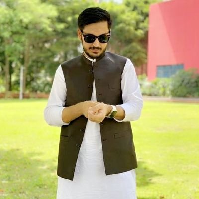 PUKHTOON 💪
DOCTOR 👨⚕️
Dreamer 💡
Smile distributer ☺
Peace lover ✌️❤️