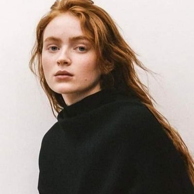 sadiesink21's profile picture. 