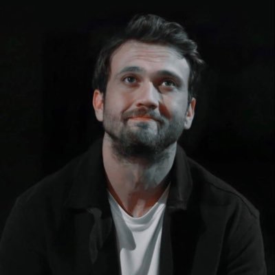 1FoRx's profile picture. Abdulrahman •  Sudanese 🇸🇩 • 21 • Software Engineering Student • Manchester United • Çukur