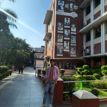 vishnu_jha_999's profile picture. Student | SAC'23 | Ba prog | NSS Photography Head(2021-2022) & President of Umang - The Civil Service Society (2020-2023) | UPSC Aspirant.