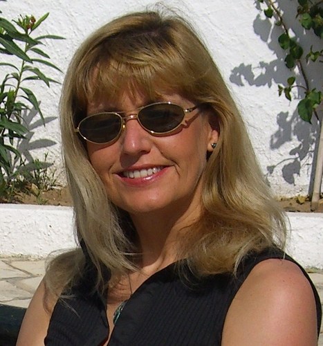 Director of GeeCol Sportsinjury/Lymphoedema clinic. Certified Kinesio Tape Instructor