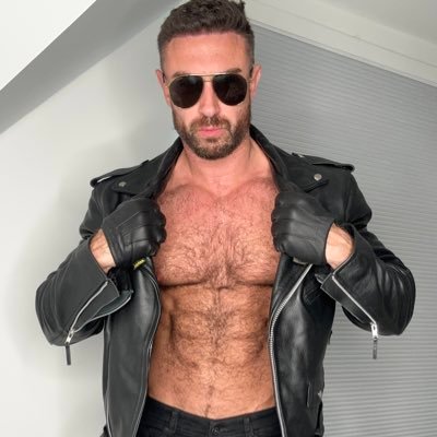 Cashmaster | 6ft 3 | The God you dream of Serving https://t.co/su2QZuVkvF