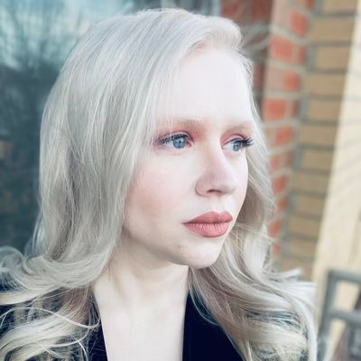 SFFH writer, employment lawyer, blind/albinism, guide dog user, she/her. REDSIGHT out now. rep @erniechiara at @FuseLiterary