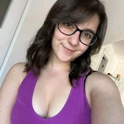 hi ✋my name is Elian Hannah gold👌
can you chat with me and we become friends and make love 🤍💛🧡