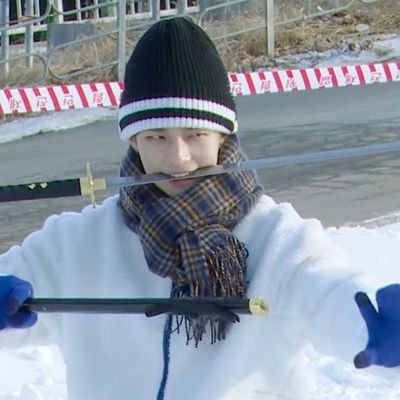 purpletomooniee's profile picture. 01/   Dear Sputnik♡