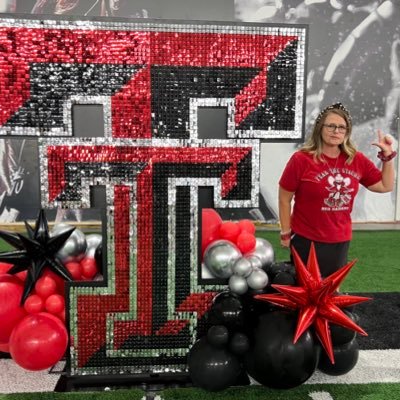 Teacher🍎🍏, Mom of 5, Wife to the best man ever, Glammy to 7, Dog Mom, Red Raider 👆🏻❤️🖤❤️