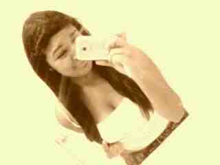 I'm just myself im sweet and caring nd ill treat you right if you treat me right 3