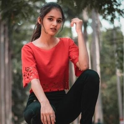 SimranKuma77247's profile picture. 