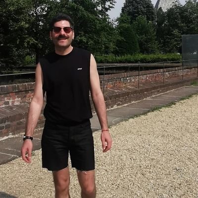 simoss89's profile picture. 