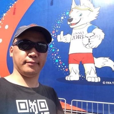 Юун сүртэй хардагийн. Энэ чинь нарциссчуудын толгойдоо орж ирсэн бодлоо бичдэг микроблоггин сервис төдий л эд юм шд. ;-))