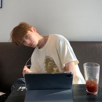 kes (@moonhazell) 's Twitter Profile