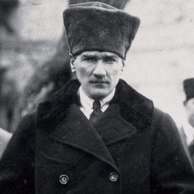 mem1eketmese1e's profile picture. 