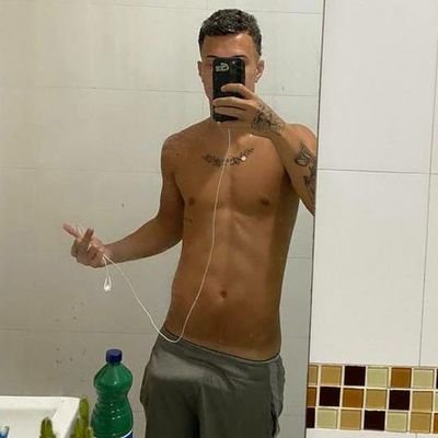 magrinhomasssa's profile picture. De volta a putaria! 🔞 Conta antiga suspensa. Da uma forcinha aí galera! Verst/atv e a fim de uma curtição. Conteúdos e privacy ativos. Chama na DM que a gente.