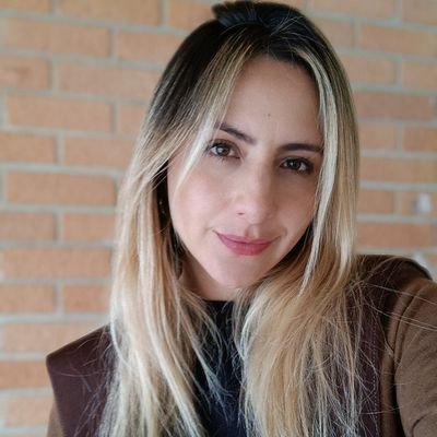 AndreaLopeze1's profile picture. 