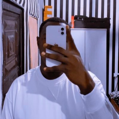 temi_ray_'s profile picture. Pop of the culture