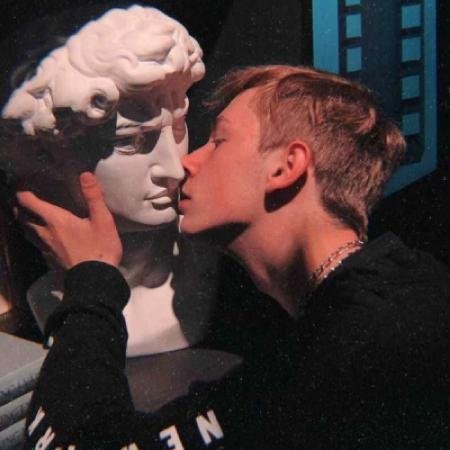 LindsaySte11450's profile picture. 