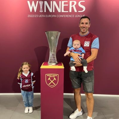 Husband of Rae. Father of Callie & Ollie. Owner of Freddie the miniature dachshund. Follow WHUFC home & away. ⚒