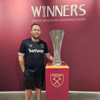 ScottChallWHU's profile picture. 